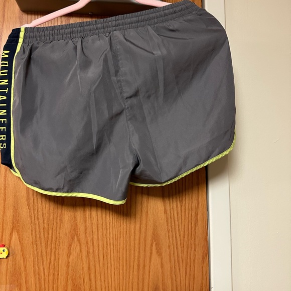 PINK shorts - Picture 2 of 2